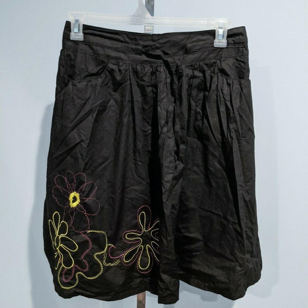 Lipstick Black Cotton Skirt with Embroidery and Pockets Size M